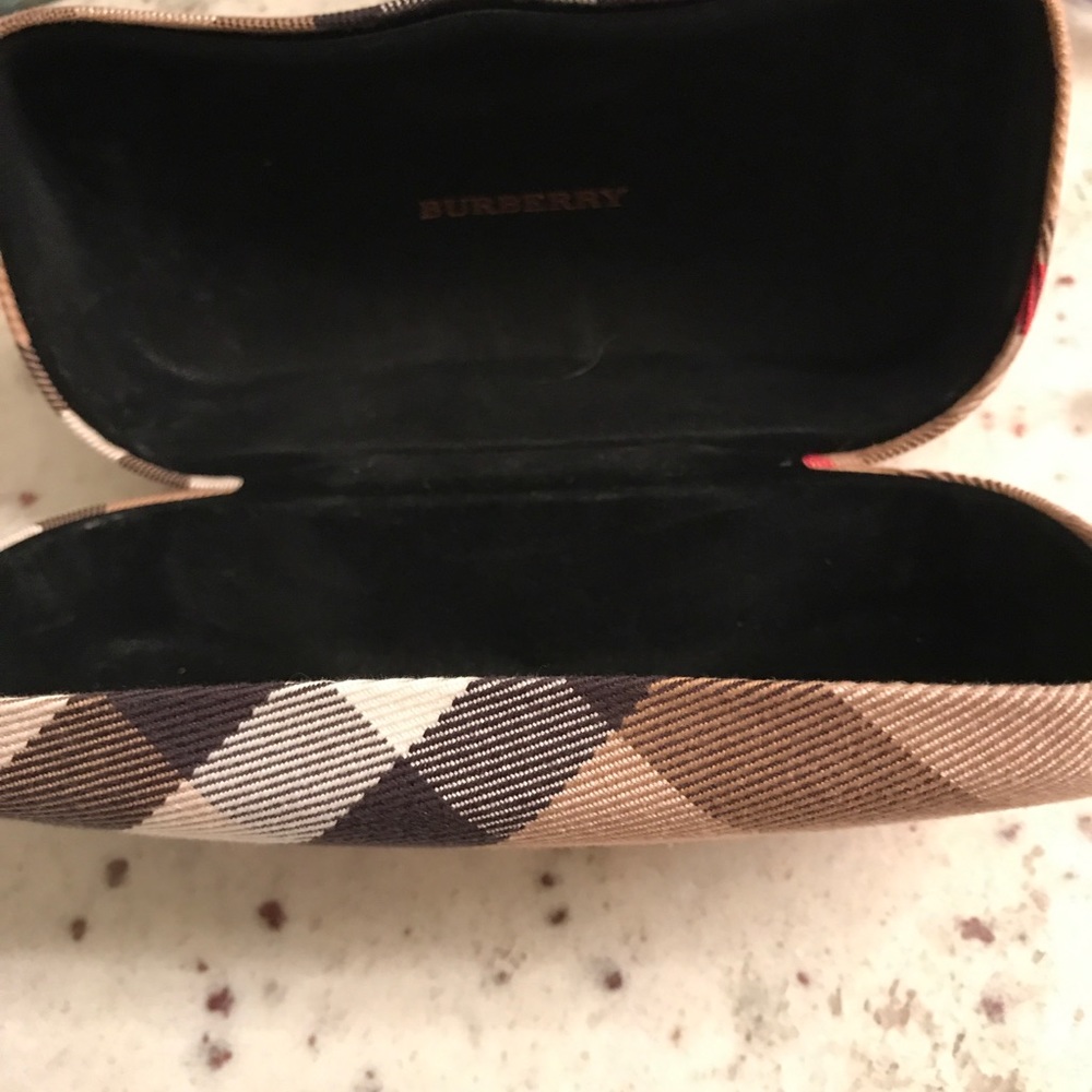 Burberry Designer Women’s Sunglasses sunglasses - Picture 2 of 8